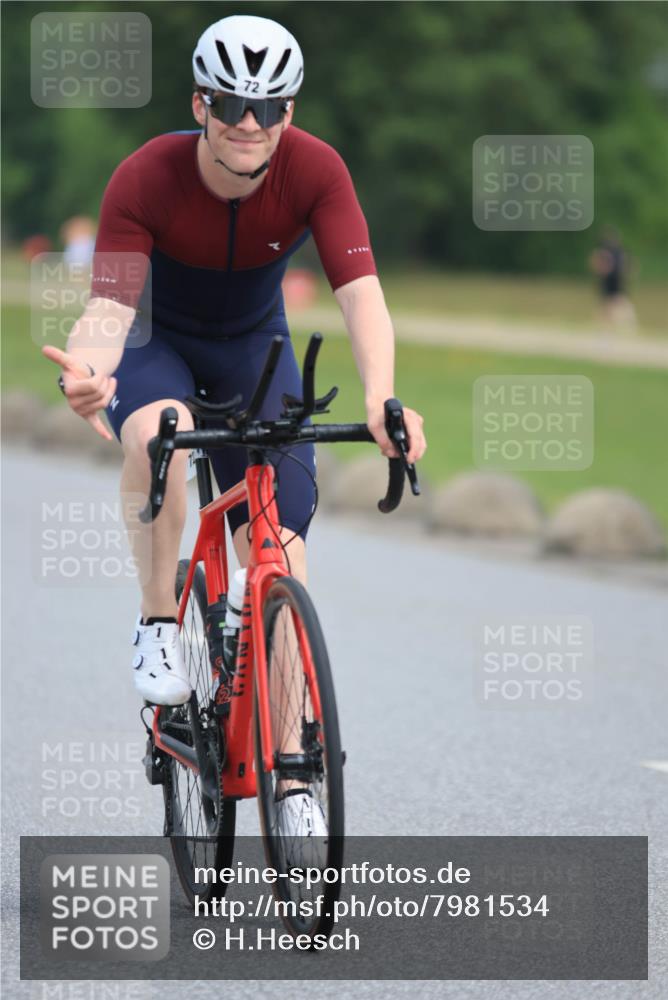 15.06.2025 - 27. Vierlanden-Triathlon H.Heesch http://msf.ph/oto/7981534 15.06.2025 10:48:12 Radfahren 22, 72, 93, 187, 393 meine-sportfotos.de