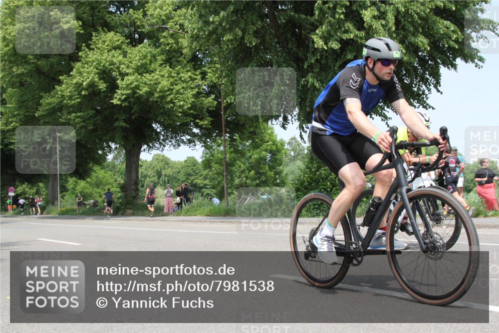 15.06.2025 - 7 Türme Triathlon Yannick Fuchs http://msf.ph/oto/7981538 15.06.2025 13:29:17 Radfahren  meine-sportfotos.de