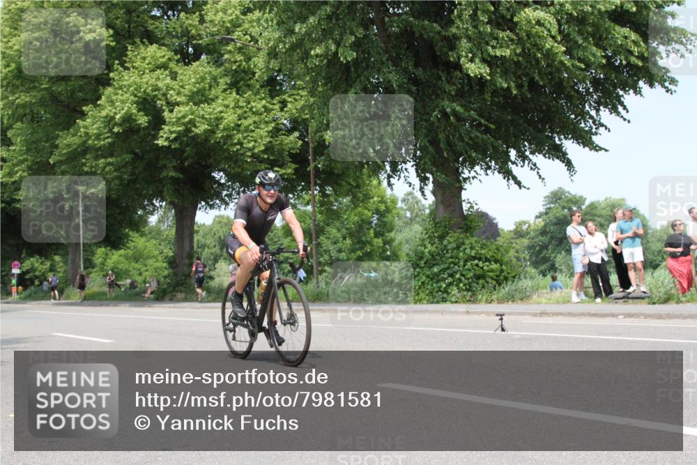 15.06.2025 - 7 Türme Triathlon Yannick Fuchs http://msf.ph/oto/7981581 15.06.2025 13:29:23 Radfahren  meine-sportfotos.de