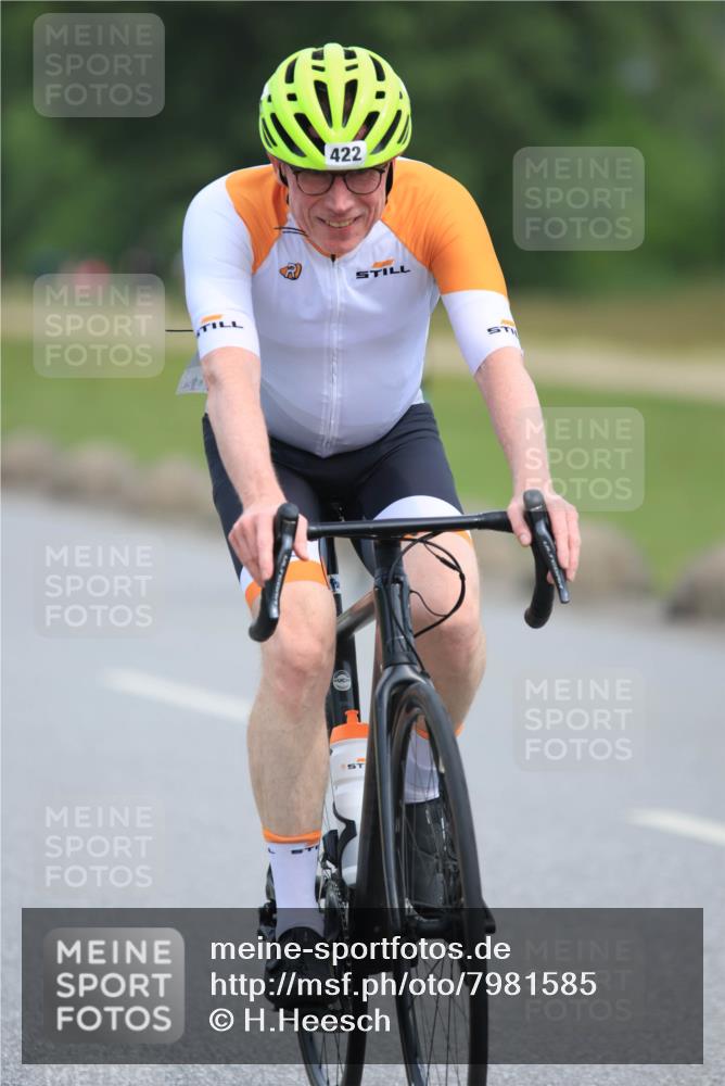 15.06.2025 - 27. Vierlanden-Triathlon H.Heesch http://msf.ph/oto/7981585 15.06.2025 10:48:23 Radfahren 14, 22, 34, 93, 139, 393, 422 meine-sportfotos.de