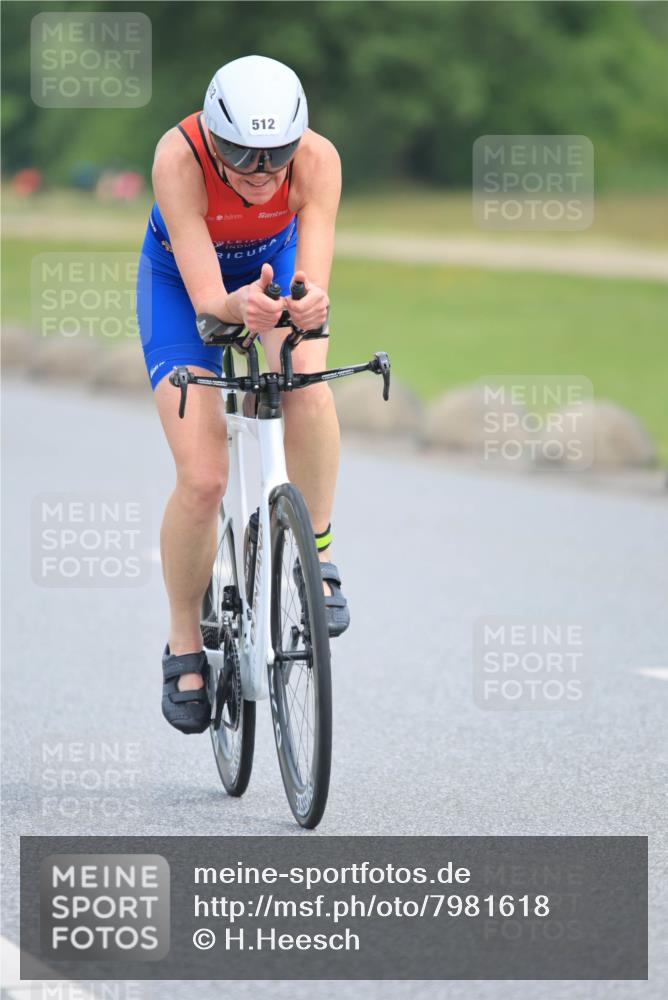 15.06.2025 - 27. Vierlanden-Triathlon H.Heesch http://msf.ph/oto/7981618 15.06.2025 10:48:33 Radfahren 167, 376, 512 meine-sportfotos.de