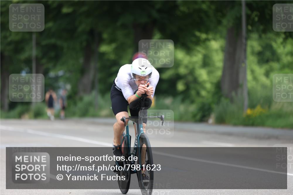 15.06.2025 - 7 Türme Triathlon Yannick Fuchs http://msf.ph/oto/7981623 15.06.2025 11:26:02 Radfahren  meine-sportfotos.de