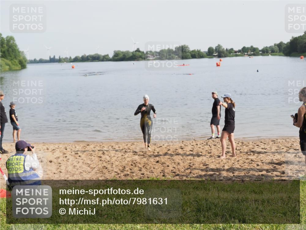 21.06.2025 - 27. Vierlanden-Triathlon MichiJ http://msf.ph/oto/7981631 15.06.2026 09:03:19 Schwimmen 220, 248 meine-sportfotos.de