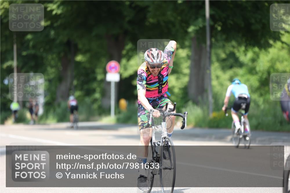 15.06.2025 - 7 Türme Triathlon Yannick Fuchs http://msf.ph/oto/7981633 15.06.2025 12:49:55 Radfahren 466, 498, 677 meine-sportfotos.de