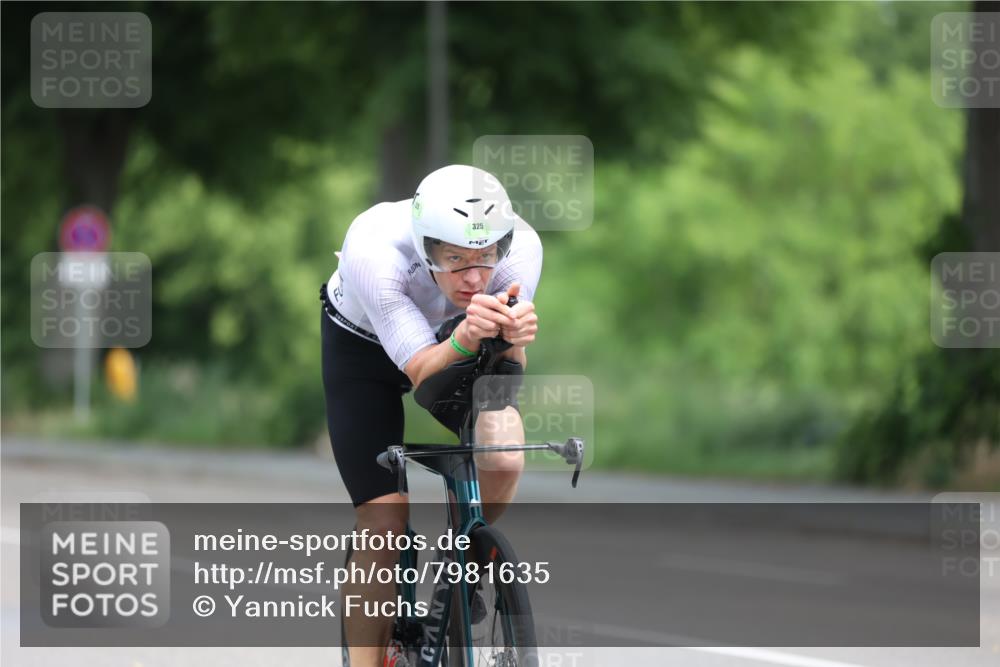 15.06.2025 - 7 Türme Triathlon Yannick Fuchs http://msf.ph/oto/7981635 15.06.2025 11:26:03 Radfahren  meine-sportfotos.de