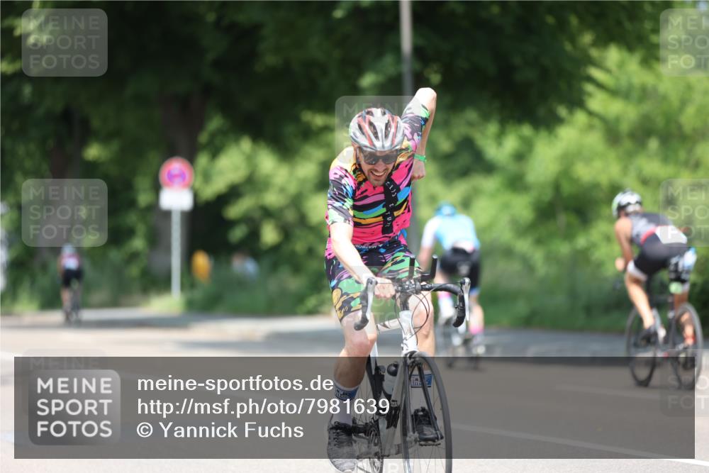 15.06.2025 - 7 Türme Triathlon Yannick Fuchs http://msf.ph/oto/7981639 15.06.2025 12:49:55 Radfahren 466, 498, 677 meine-sportfotos.de