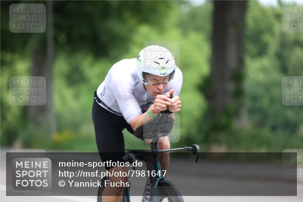 15.06.2025 - 7 Türme Triathlon Yannick Fuchs http://msf.ph/oto/7981647 15.06.2025 11:26:03 Radfahren  meine-sportfotos.de
