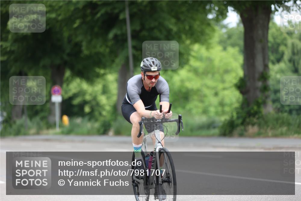 15.06.2025 - 7 Türme Triathlon Yannick Fuchs http://msf.ph/oto/7981707 15.06.2025 11:26:17 Radfahren 228, 258, 336 meine-sportfotos.de