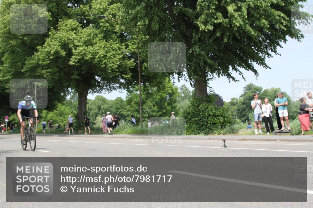 15.06.2025 - 7 Türme Triathlon Yannick Fuchs http://msf.ph/oto/7981717 15.06.2025 13:29:56 Radfahren  meine-sportfotos.de