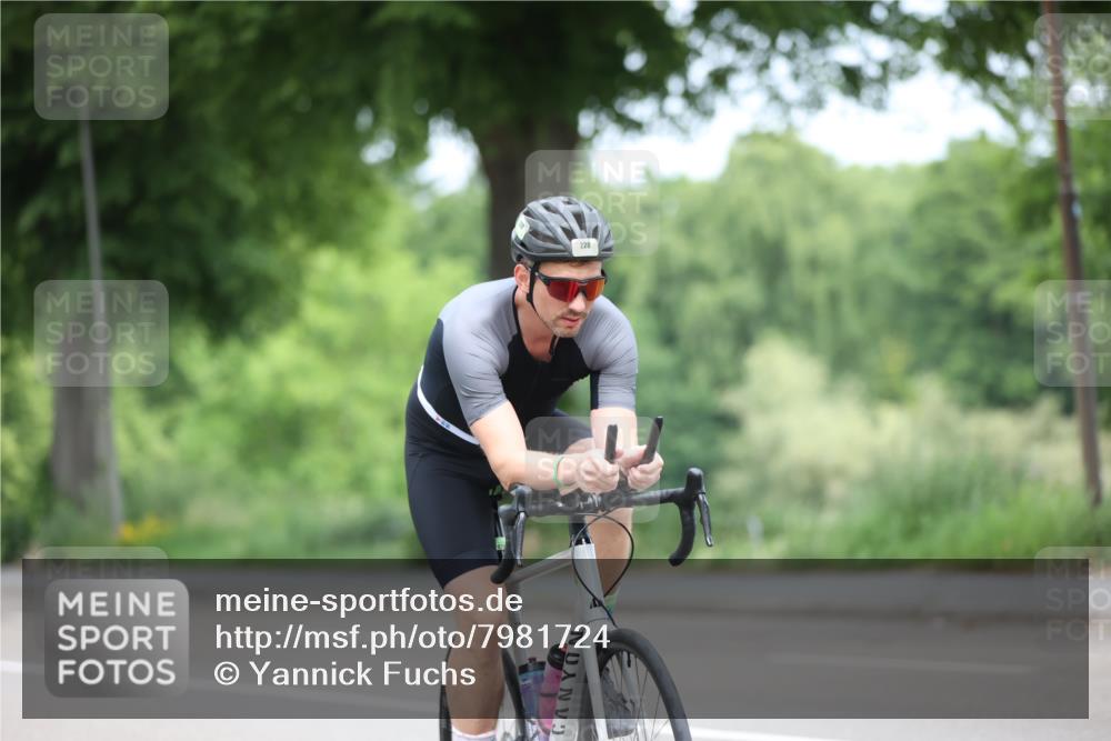 15.06.2025 - 7 Türme Triathlon Yannick Fuchs http://msf.ph/oto/7981724 15.06.2025 11:26:17 Radfahren 228, 258, 336 meine-sportfotos.de