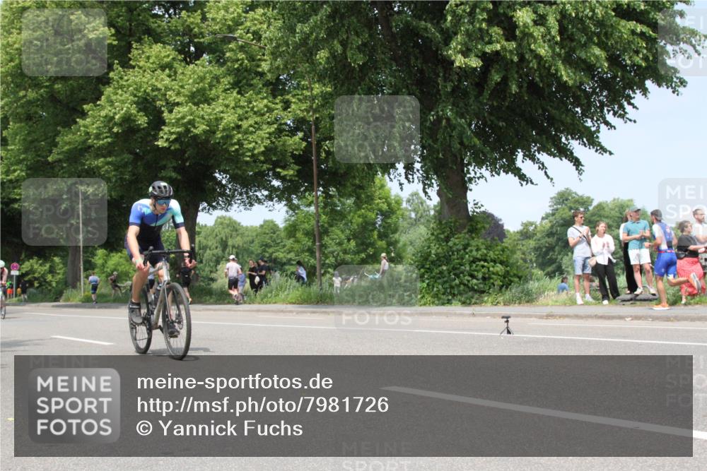 15.06.2025 - 7 Türme Triathlon Yannick Fuchs http://msf.ph/oto/7981726 15.06.2025 13:29:56 Radfahren  meine-sportfotos.de