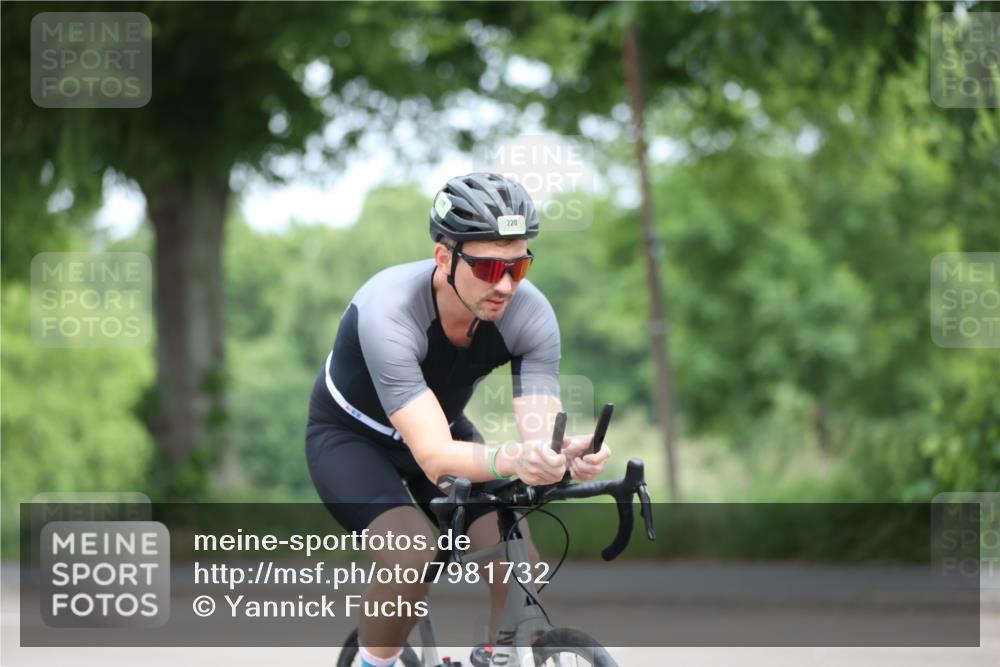15.06.2025 - 7 Türme Triathlon Yannick Fuchs http://msf.ph/oto/7981732 15.06.2025 11:26:17 Radfahren 228, 258, 336 meine-sportfotos.de