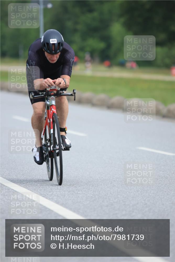 15.06.2025 - 27. Vierlanden-Triathlon H.Heesch http://msf.ph/oto/7981739 15.06.2025 10:49:02 Radfahren 115, 378, 440, 469 meine-sportfotos.de