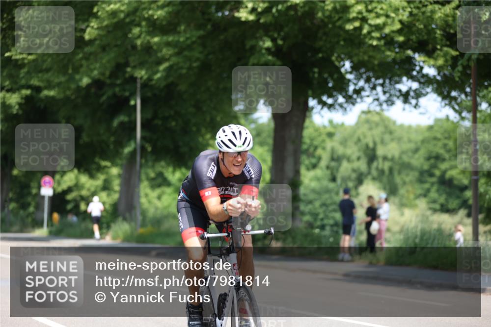 15.06.2025 - 7 Türme Triathlon Yannick Fuchs http://msf.ph/oto/7981814 15.06.2025 12:50:10 Radfahren 301, 371, 679 meine-sportfotos.de