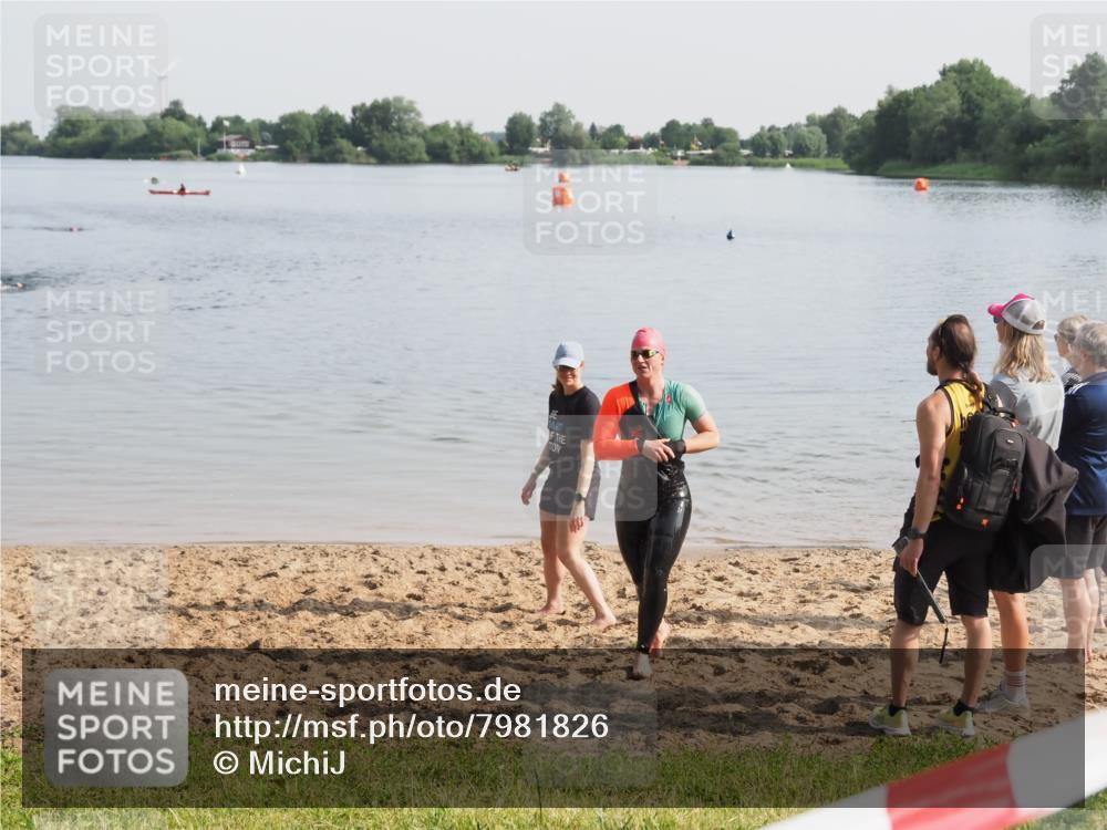 21.06.2025 - 27. Vierlanden-Triathlon MichiJ http://msf.ph/oto/7981826 15.06.2026 09:04:40 Schwimmen 247 meine-sportfotos.de
