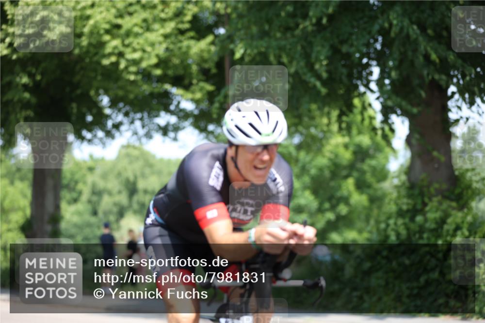 15.06.2025 - 7 Türme Triathlon Yannick Fuchs http://msf.ph/oto/7981831 15.06.2025 12:50:10 Radfahren 301, 371, 679 meine-sportfotos.de