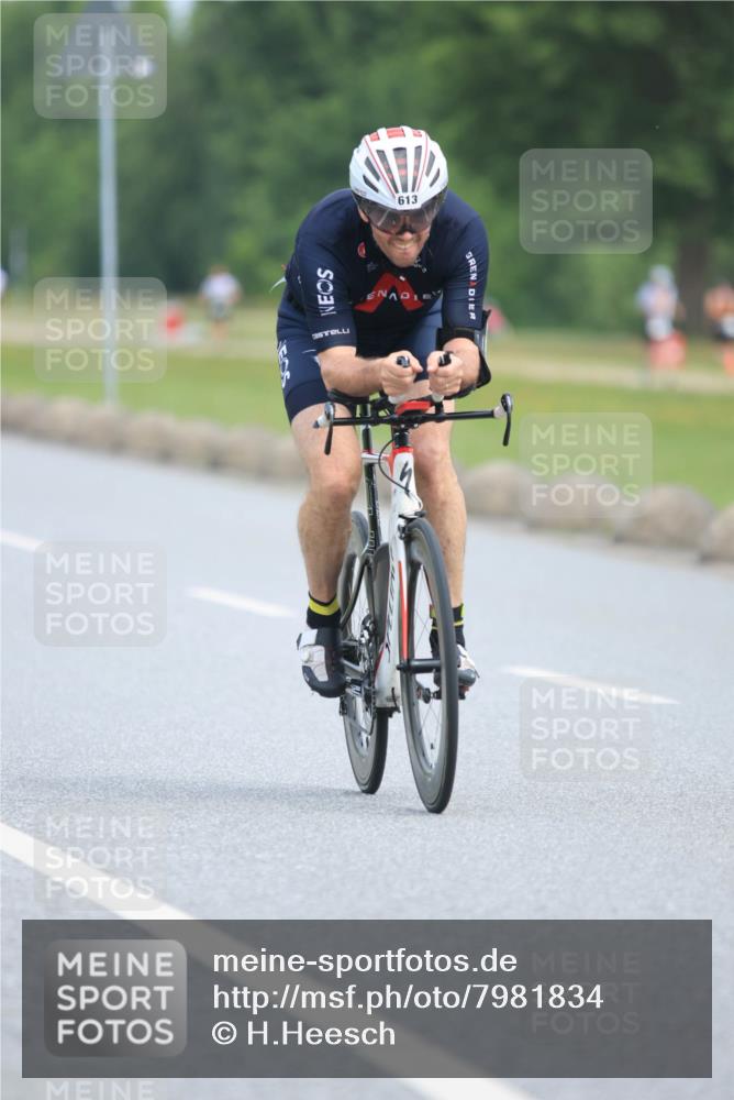 15.06.2025 - 27. Vierlanden-Triathlon H.Heesch http://msf.ph/oto/7981834 15.06.2025 10:49:46 Radfahren 232, 367, 613 meine-sportfotos.de