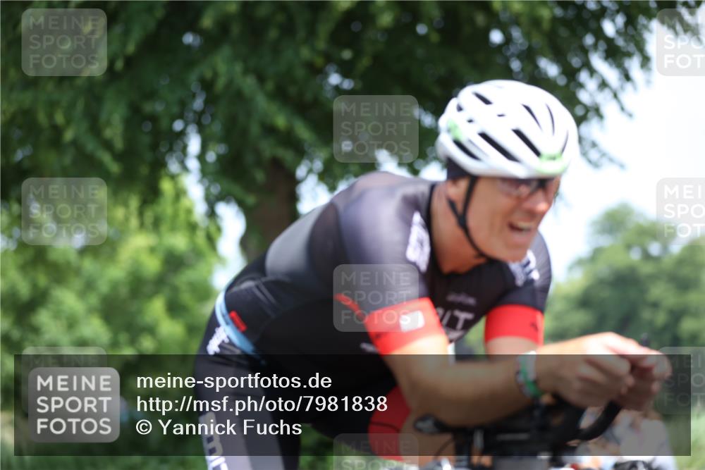15.06.2025 - 7 Türme Triathlon Yannick Fuchs http://msf.ph/oto/7981838 15.06.2025 12:50:10 Radfahren 301, 371, 679 meine-sportfotos.de