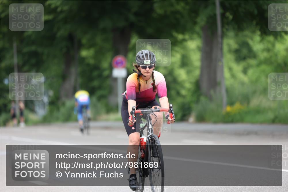 15.06.2025 - 7 Türme Triathlon Yannick Fuchs http://msf.ph/oto/7981869 15.06.2025 11:26:31 Radfahren 213, 223 meine-sportfotos.de