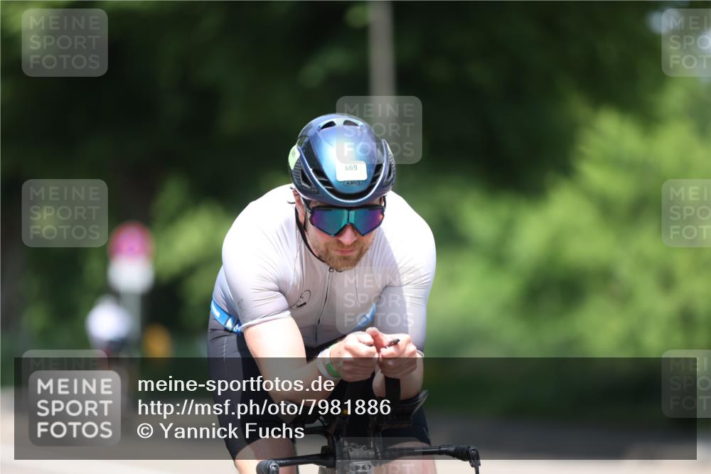 15.06.2025 - 7 Türme Triathlon Yannick Fuchs http://msf.ph/oto/7981886 15.06.2025 12:50:21 Radfahren 389, 530, 540, 560 meine-sportfotos.de
