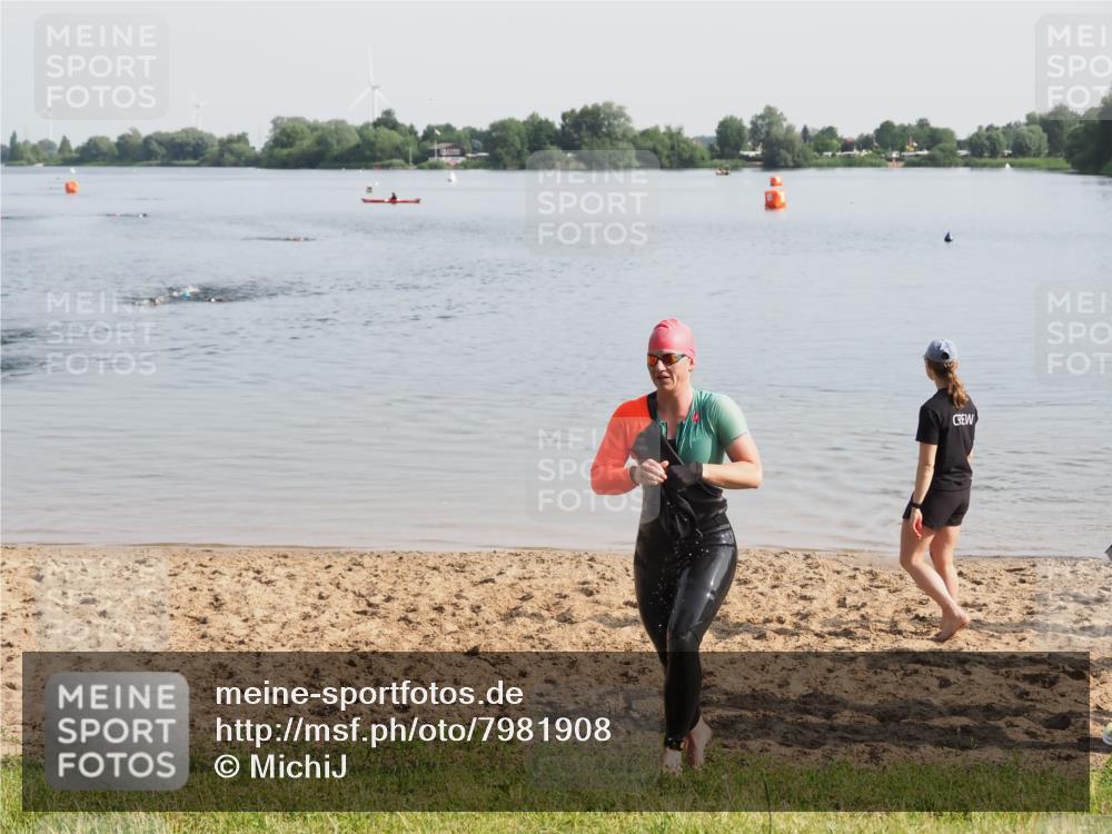 21.06.2025 - 27. Vierlanden-Triathlon MichiJ http://msf.ph/oto/7981908 15.06.2026 09:04:41 Schwimmen 247 meine-sportfotos.de