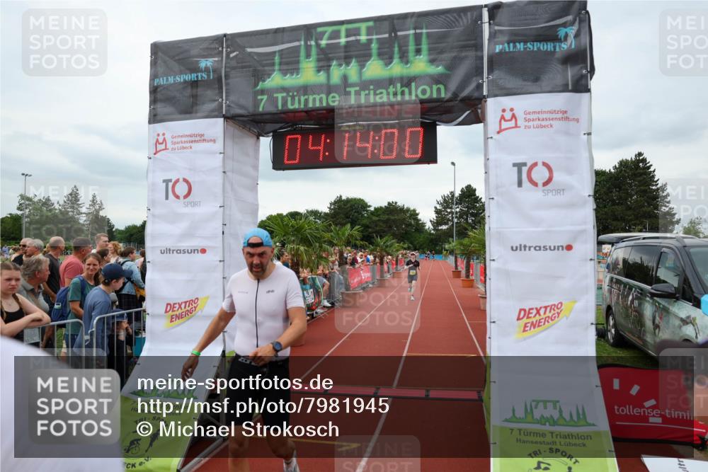 15.06.2025 - 7 Türme Triathlon Michael Strokosch http://msf.ph/oto/7981945 15.06.2025 14:14:00 Ziel 397, 445, 446, 712, 749, 1078 meine-sportfotos.de