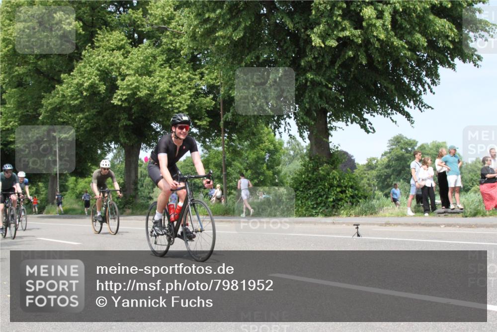 15.06.2025 - 7 Türme Triathlon Yannick Fuchs http://msf.ph/oto/7981952 15.06.2025 13:30:42 Radfahren  meine-sportfotos.de