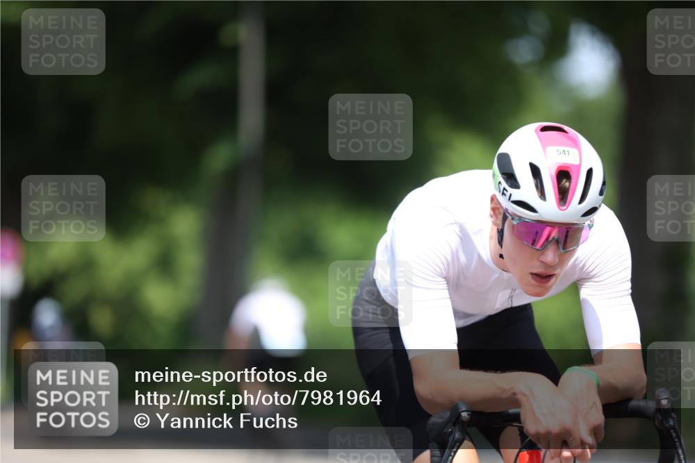 15.06.2025 - 7 Türme Triathlon Yannick Fuchs http://msf.ph/oto/7981964 15.06.2025 12:50:31 Radfahren 537, 541 meine-sportfotos.de