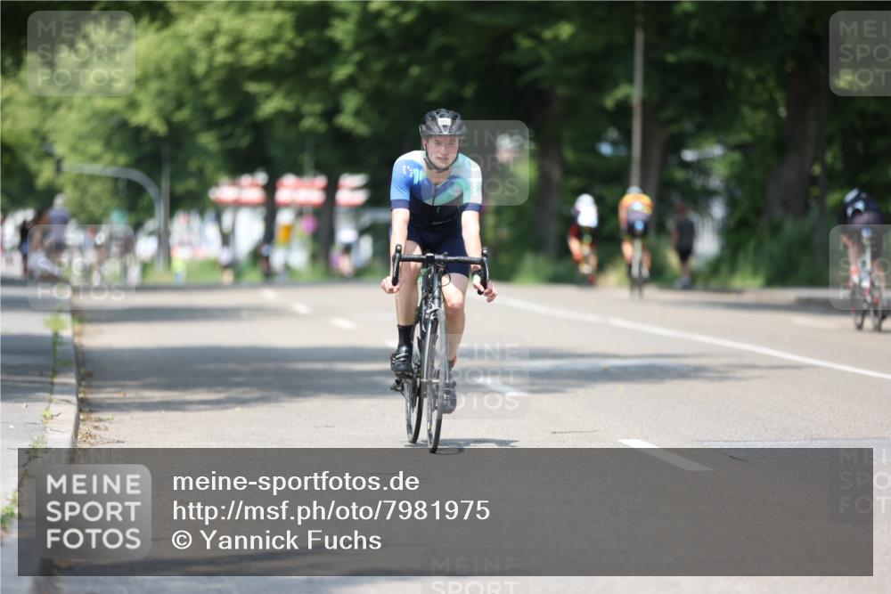 15.06.2025 - 7 Türme Triathlon Yannick Fuchs http://msf.ph/oto/7981975 15.06.2025 12:50:32 Radfahren 537, 541 meine-sportfotos.de