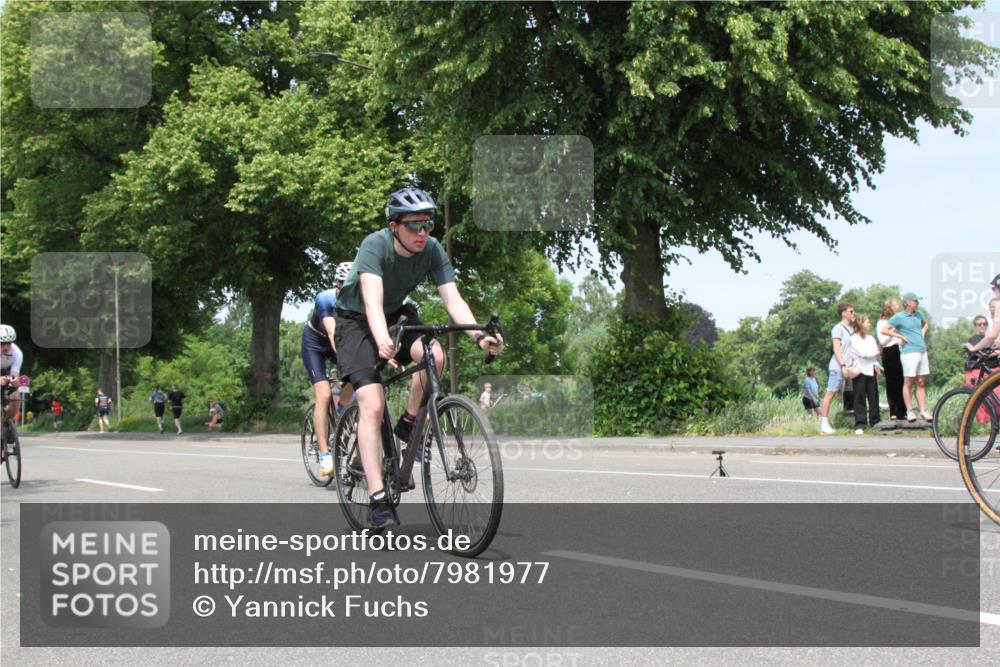 15.06.2025 - 7 Türme Triathlon Yannick Fuchs http://msf.ph/oto/7981977 15.06.2025 13:30:43 Radfahren  meine-sportfotos.de