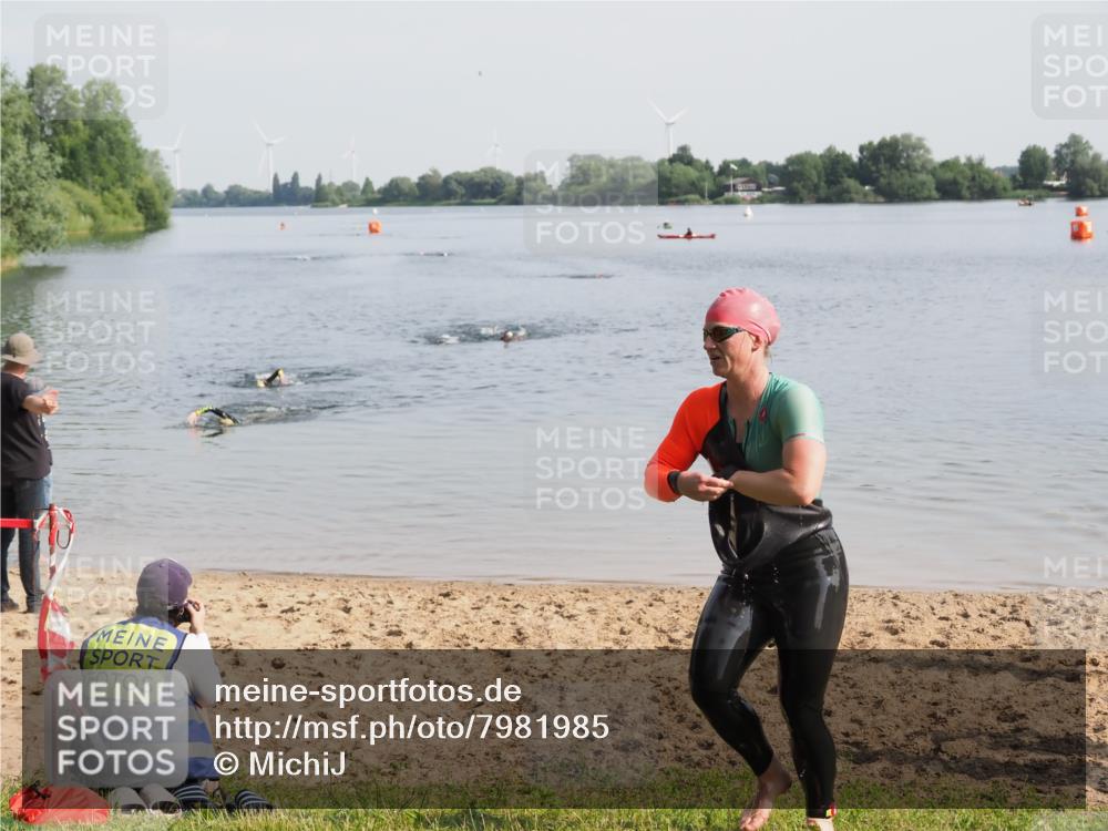 21.06.2025 - 27. Vierlanden-Triathlon MichiJ http://msf.ph/oto/7981985 15.06.2026 09:04:42 Schwimmen 247 meine-sportfotos.de