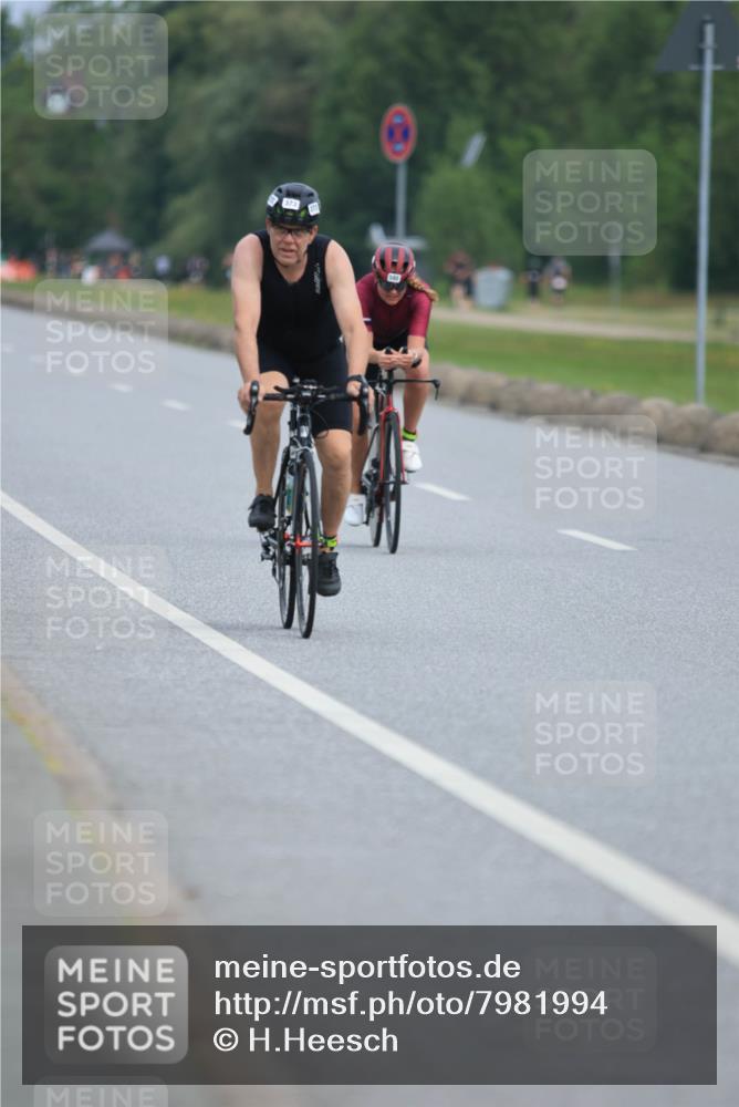 15.06.2025 - 27. Vierlanden-Triathlon H.Heesch http://msf.ph/oto/7981994 15.06.2025 10:50:40 Radfahren 133, 180, 188, 196, 373, 592 meine-sportfotos.de