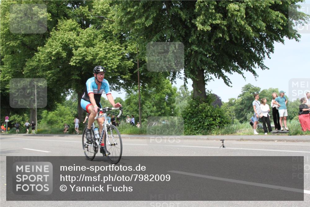 15.06.2025 - 7 Türme Triathlon Yannick Fuchs http://msf.ph/oto/7982009 15.06.2025 13:30:47 Radfahren  meine-sportfotos.de