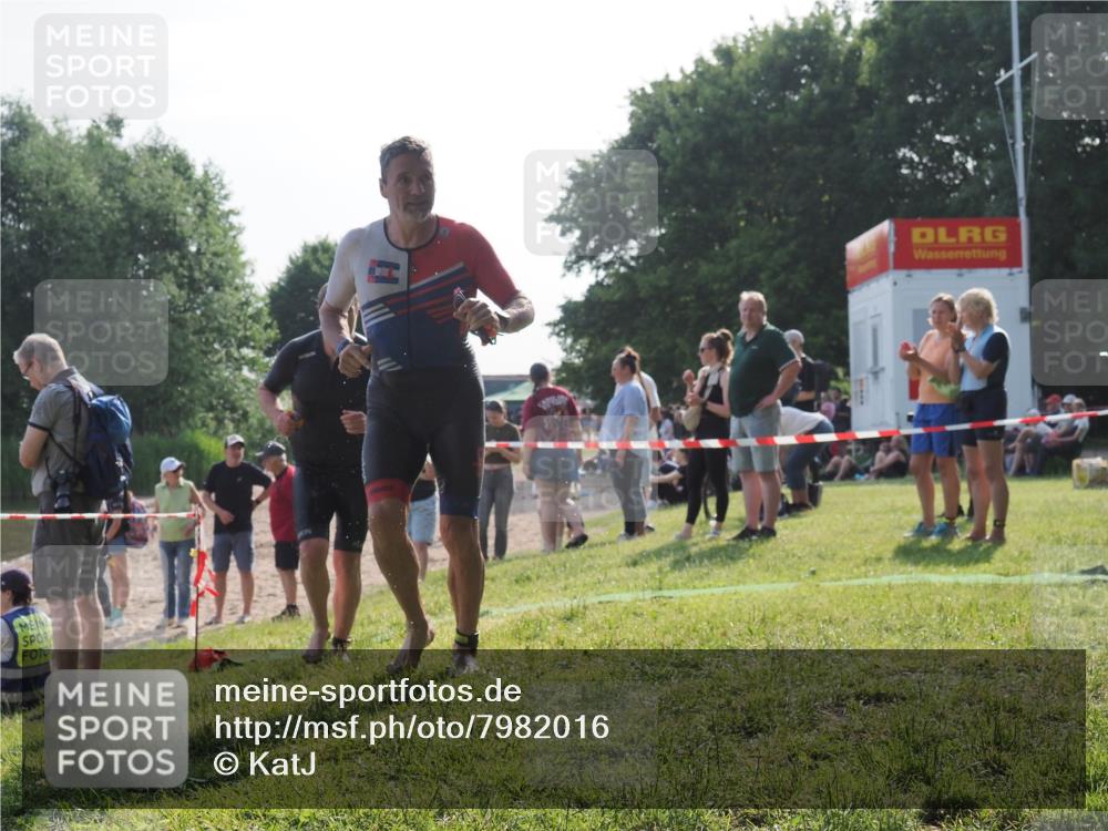 15.06.2025 - 27. Vierlanden-Triathlon KatJ http://msf.ph/oto/7982016 15.06.2025 08:48:01 Schwimmen 16, 34, 167, 193 meine-sportfotos.de