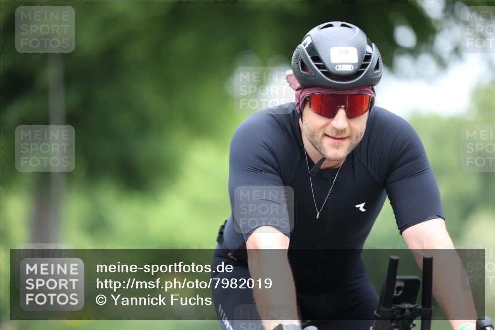 15.06.2025 - 7 Türme Triathlon Yannick Fuchs http://msf.ph/oto/7982019 15.06.2025 11:26:48 Radfahren 212, 326 meine-sportfotos.de