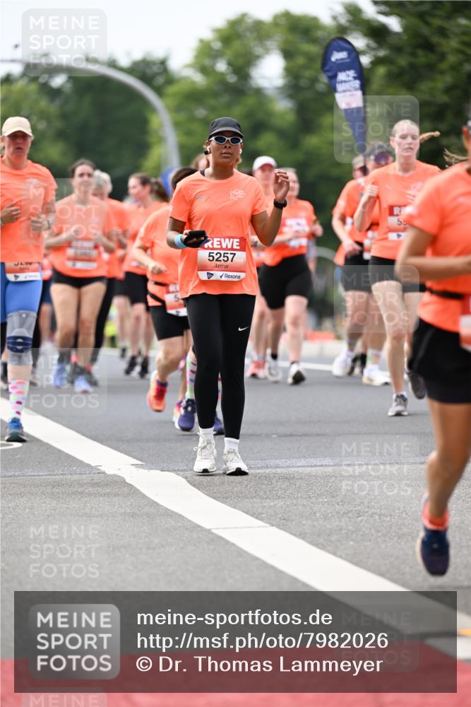 15.06.2025 - REWE Women's Run Dr. Thomas Lammeyer http://msf.ph/oto/7982026 15.06.2025 10:46:03 Laufen 5257 meine-sportfotos.de