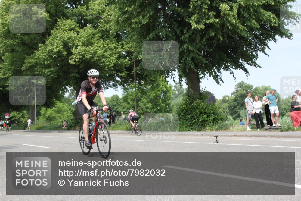 15.06.2025 - 7 Türme Triathlon Yannick Fuchs http://msf.ph/oto/7982032 15.06.2025 13:30:52 Radfahren  meine-sportfotos.de