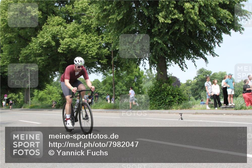 15.06.2025 - 7 Türme Triathlon Yannick Fuchs http://msf.ph/oto/7982047 15.06.2025 13:30:57 Radfahren  meine-sportfotos.de