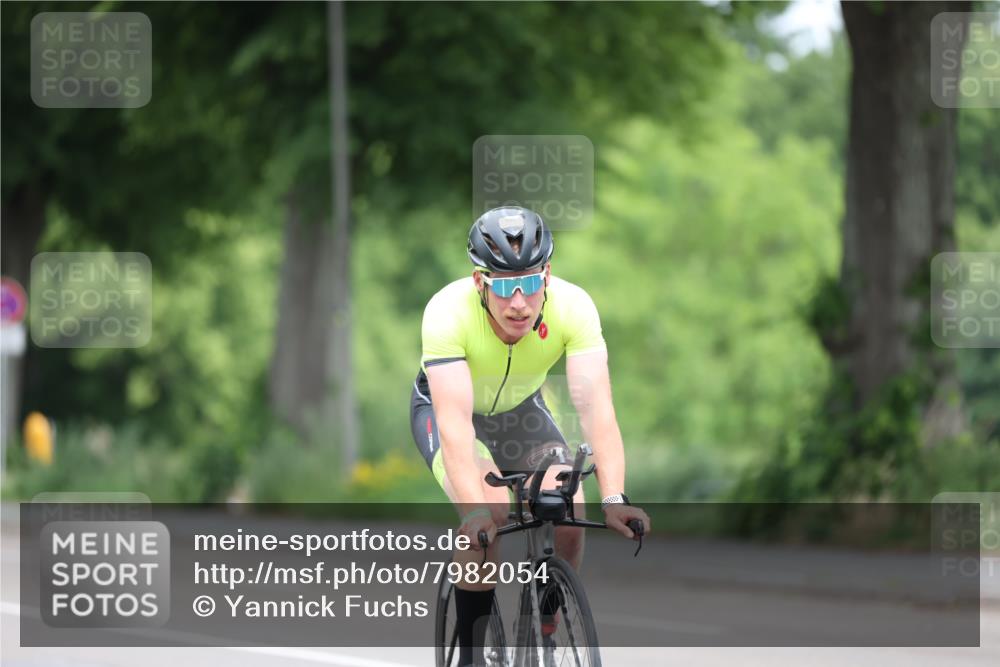 15.06.2025 - 7 Türme Triathlon Yannick Fuchs http://msf.ph/oto/7982054 15.06.2025 11:26:49 Radfahren 212, 326 meine-sportfotos.de