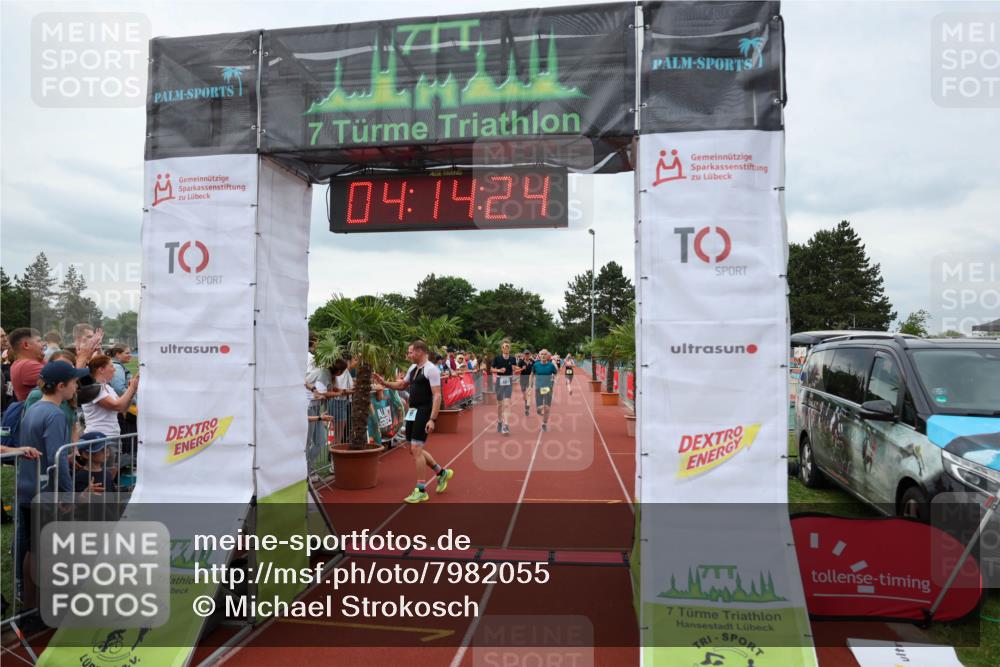 15.06.2025 - 7 Türme Triathlon Michael Strokosch http://msf.ph/oto/7982055 15.06.2025 14:14:24 Ziel 560, 656, 671, 758, 813, 957 meine-sportfotos.de