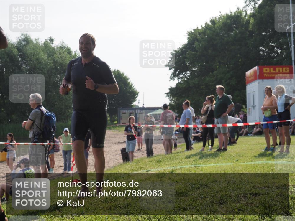 15.06.2025 - 27. Vierlanden-Triathlon KatJ http://msf.ph/oto/7982063 15.06.2025 08:48:02 Schwimmen 16, 34, 167, 193 meine-sportfotos.de