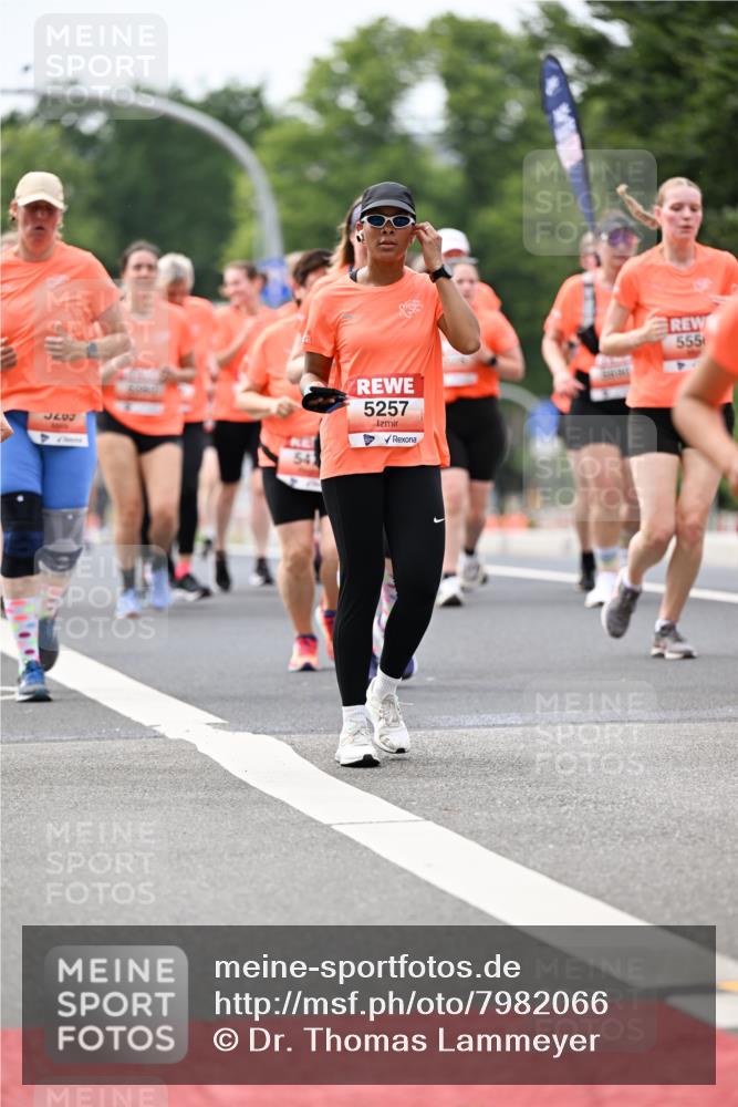 15.06.2025 - REWE Women's Run Dr. Thomas Lammeyer http://msf.ph/oto/7982066 15.06.2025 10:46:04 Laufen 3242, 5257, 5556 meine-sportfotos.de