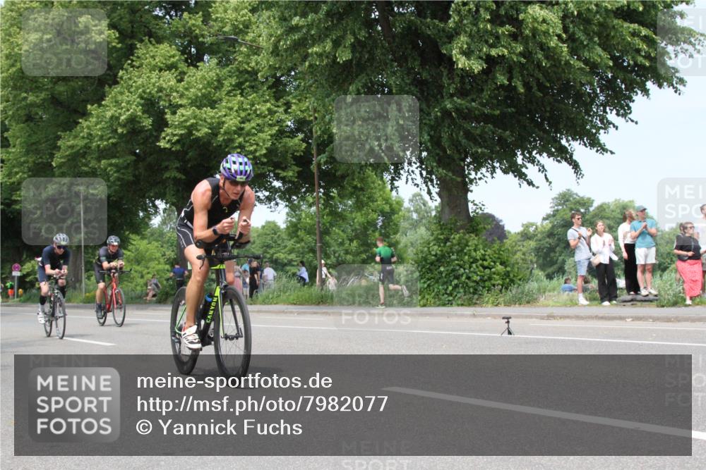 15.06.2025 - 7 Türme Triathlon Yannick Fuchs http://msf.ph/oto/7982077 15.06.2025 13:31:20 Radfahren  meine-sportfotos.de