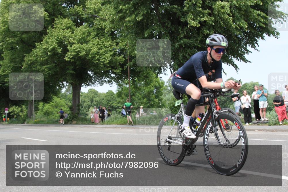 15.06.2025 - 7 Türme Triathlon Yannick Fuchs http://msf.ph/oto/7982096 15.06.2025 13:31:21 Radfahren  meine-sportfotos.de