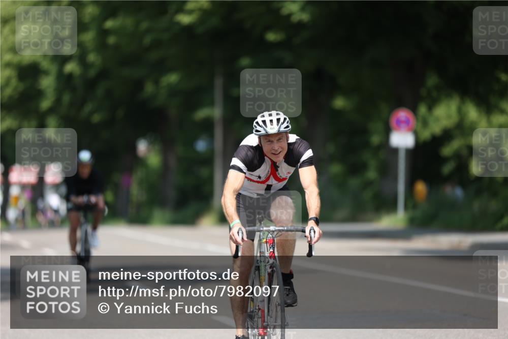 15.06.2025 - 7 Türme Triathlon Yannick Fuchs http://msf.ph/oto/7982097 15.06.2025 12:50:43 Radfahren 293, 396, 451, 678 meine-sportfotos.de