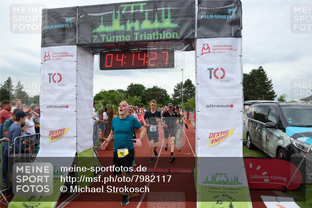 15.06.2025 - 7 Türme Triathlon Michael Strokosch http://msf.ph/oto/7982117 15.06.2025 14:14:27 Ziel 560, 656, 671, 758, 771, 813, 957 meine-sportfotos.de