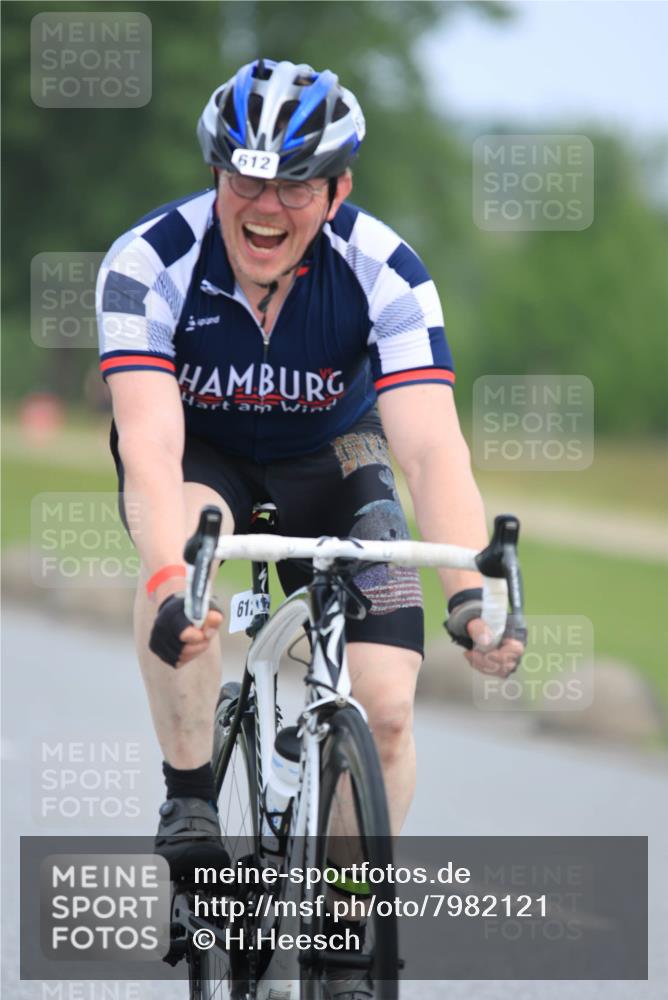 15.06.2025 - 27. Vierlanden-Triathlon H.Heesch http://msf.ph/oto/7982121 15.06.2025 10:51:32 Radfahren 612 meine-sportfotos.de