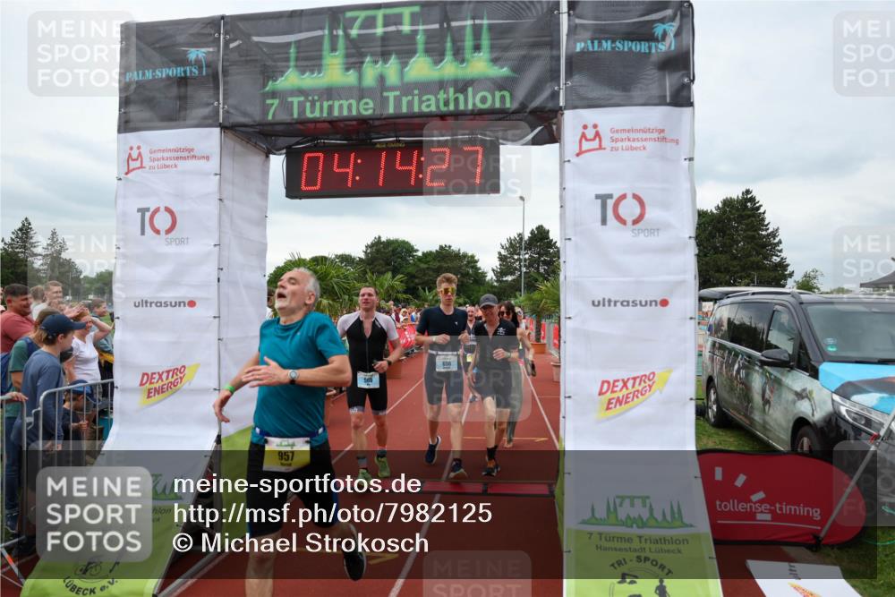 15.06.2025 - 7 Türme Triathlon Michael Strokosch http://msf.ph/oto/7982125 15.06.2025 14:14:27 Ziel 560, 656, 671, 758, 771, 813, 957 meine-sportfotos.de