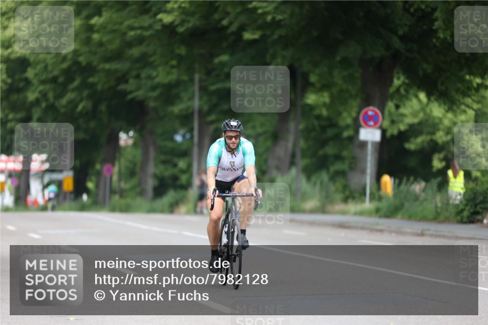 15.06.2025 - 7 Türme Triathlon Yannick Fuchs http://msf.ph/oto/7982128 15.06.2025 11:26:59 Radfahren  meine-sportfotos.de