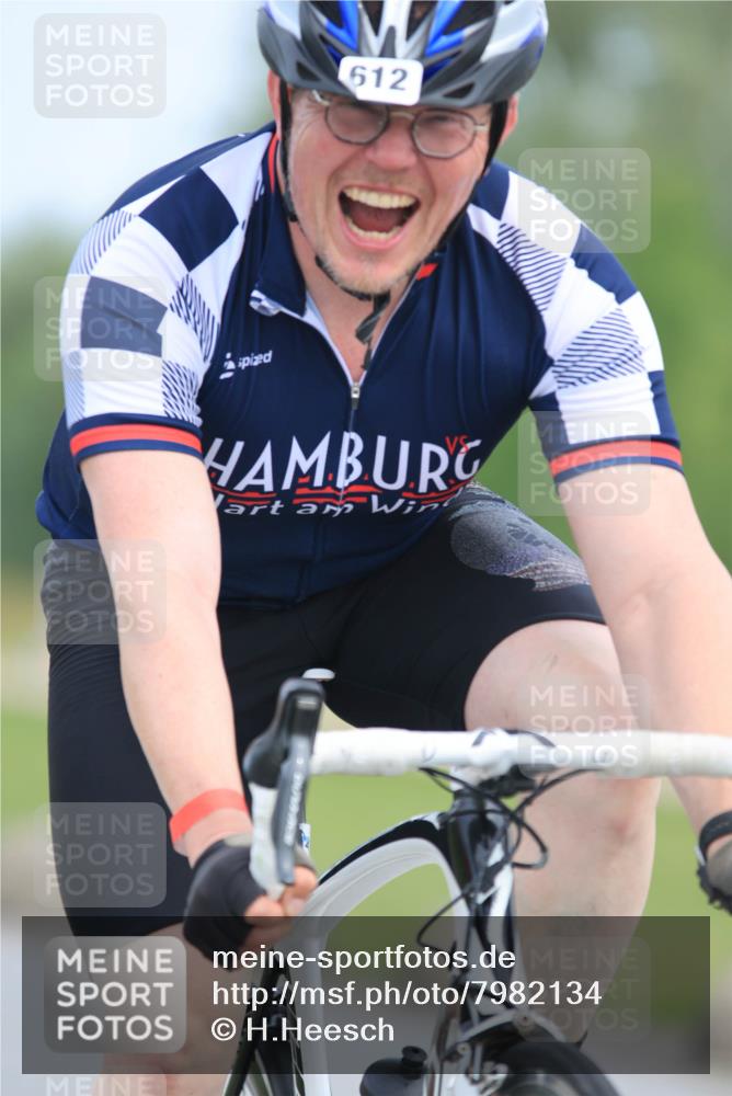15.06.2025 - 27. Vierlanden-Triathlon H.Heesch http://msf.ph/oto/7982134 15.06.2025 10:51:32 Radfahren 612 meine-sportfotos.de